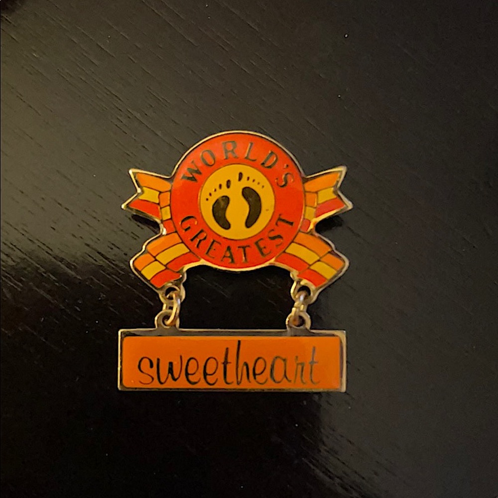 Vintage Hang Ten Pin